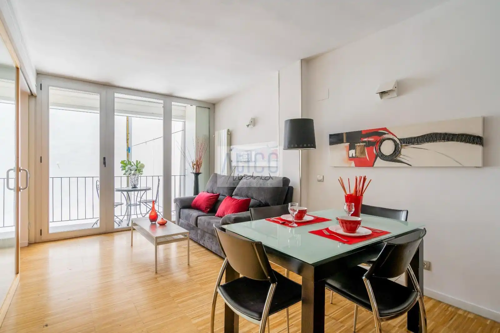 Vista exterior de Piso de alquiler en Madrid con Aire acondicionado, Calefacción y Terraza