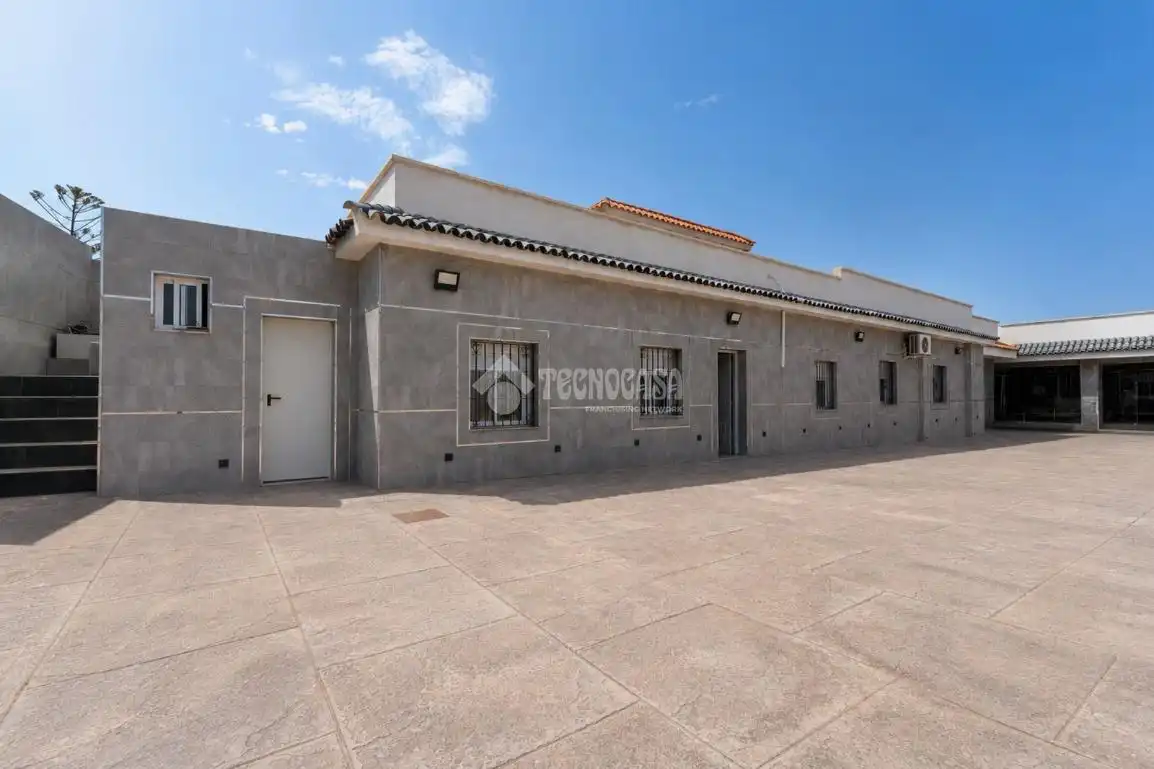 Vista exterior de Casa o chalet en venta en Almería