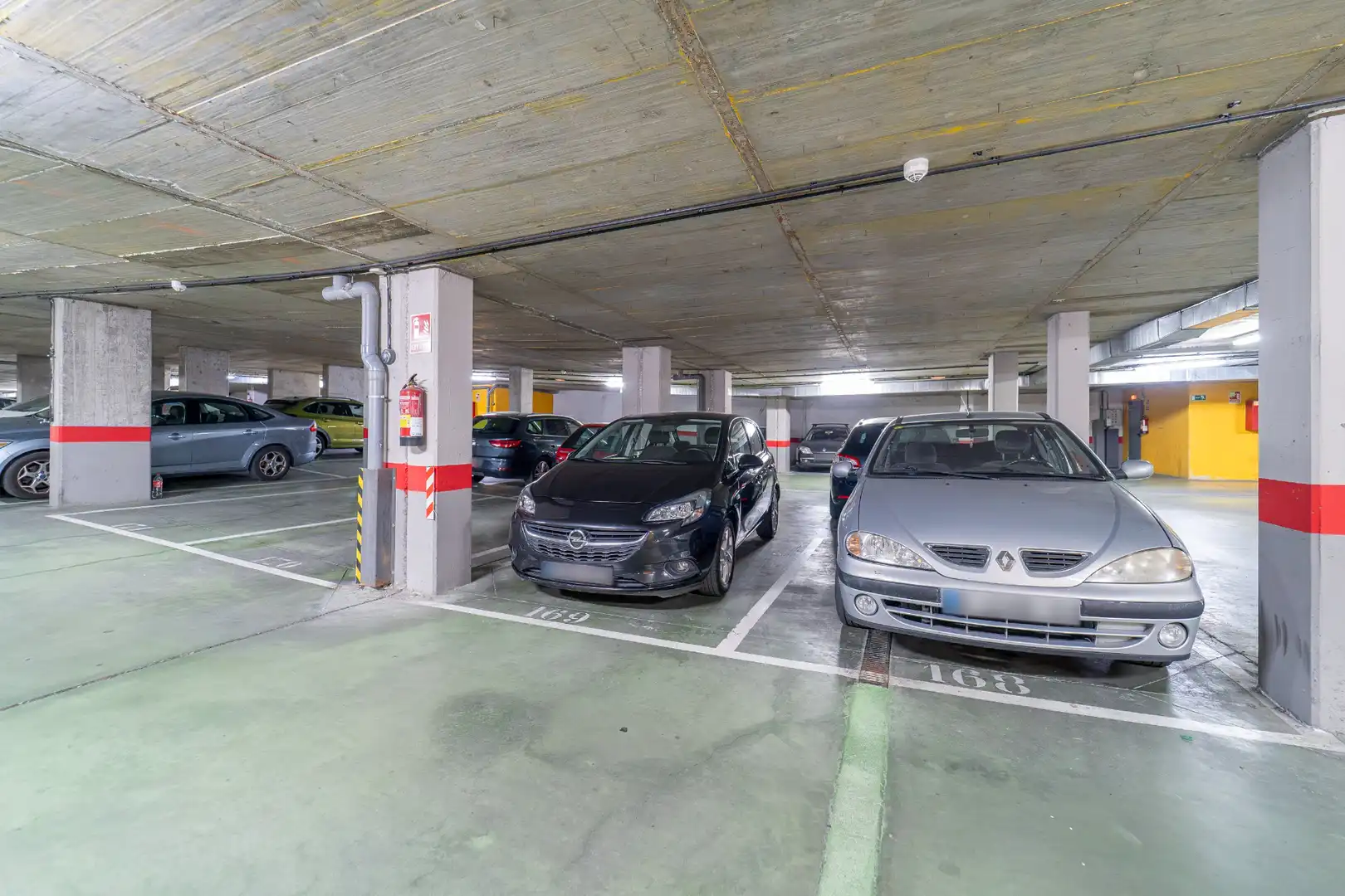 Parking of Flat for sale in Móstoles  with Air Conditioner, Storage room and Furnished