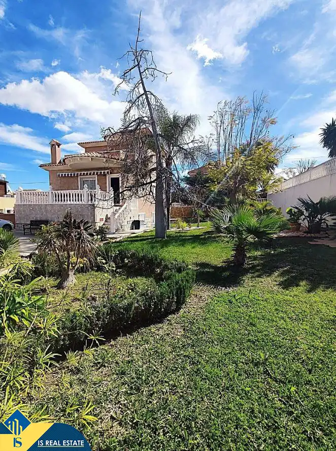 Chalet con piscina en venta en Los Balcones - Los Altos, imagen 49