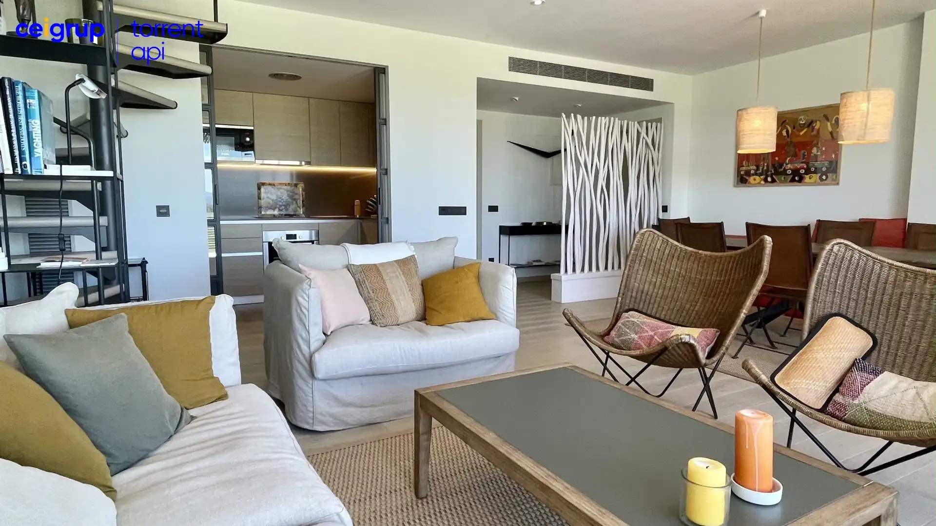 Sala d'estar de Dúplex en venda en Gualta amb Aire condicionat, Terrassa i Traster