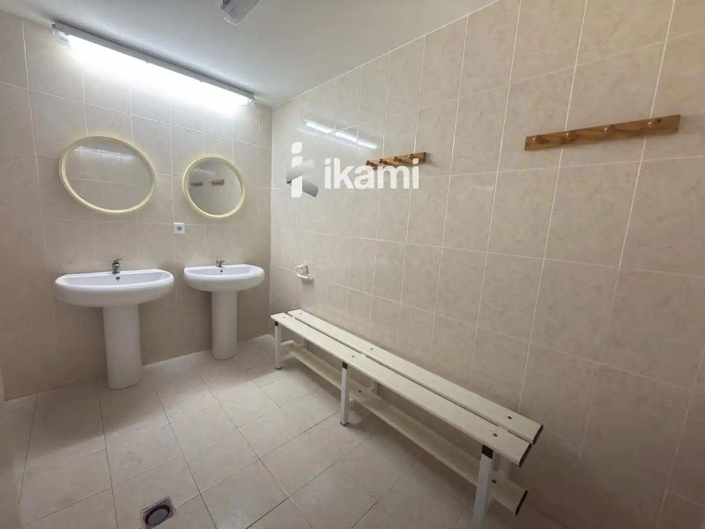 Baño de Piso en venta en Valencia con Aire acondicionado, Terraza y Piscina