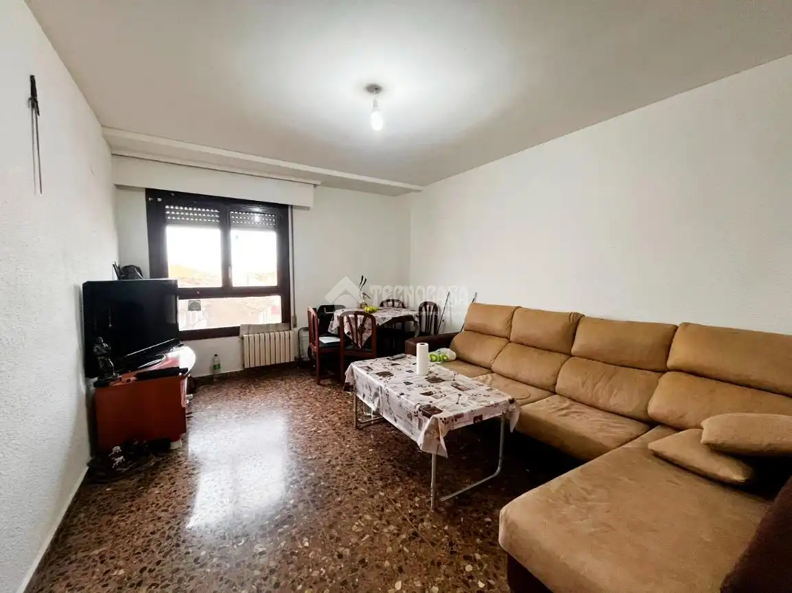 Sala d'estar de Pis en venda en Alagón amb Traster i Balcó