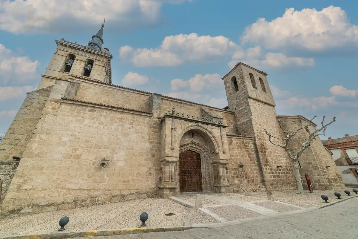 Vista exterior de Casa adosada en venta en Villa del Prado con Aire acondicionado, Jardín privado y Piscina