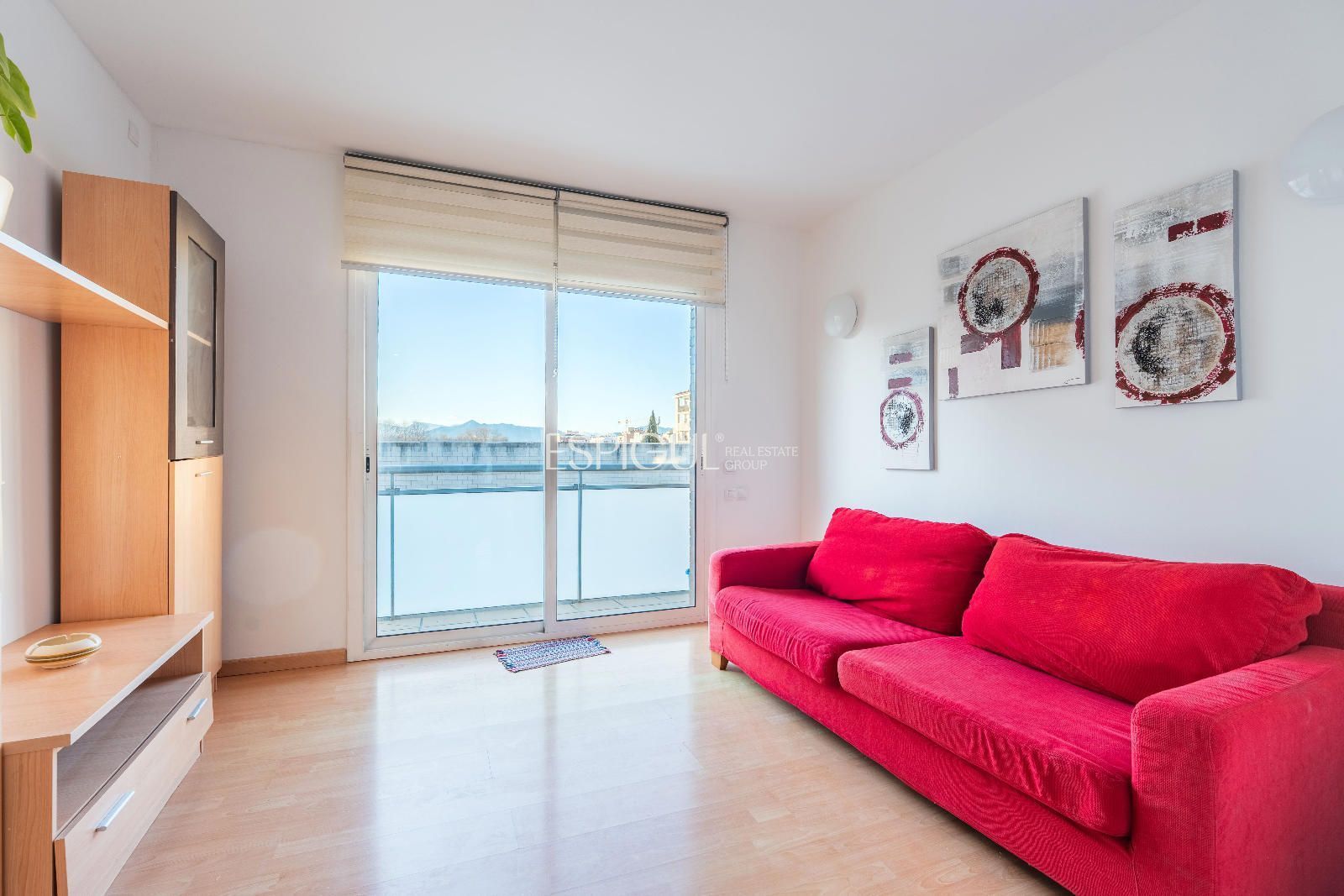 Living room of Flat for sale in Girona Capital  with Air Conditioner, Heating and Parquet flooring
