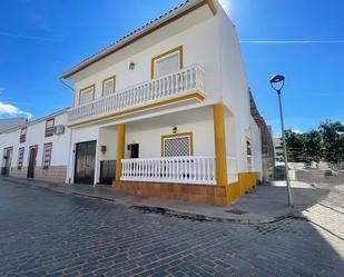 Vista exterior de Casa o xalet en venda en El Real de la Jara amb Jardí privat, Terrassa i Traster