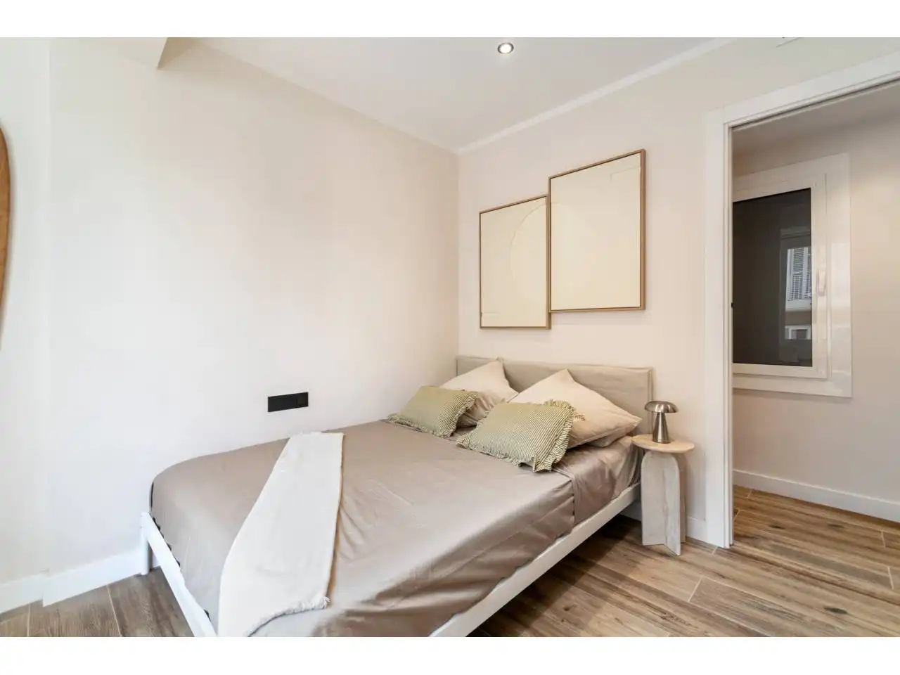 Bedroom of Flat for sale in Barcelona  with Air Conditioner, Heating and Furnished