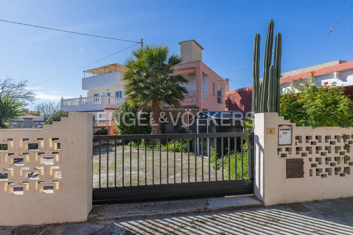 Exterior view of Houses for sale in Gandia  with Heating, Private garden and Balcony