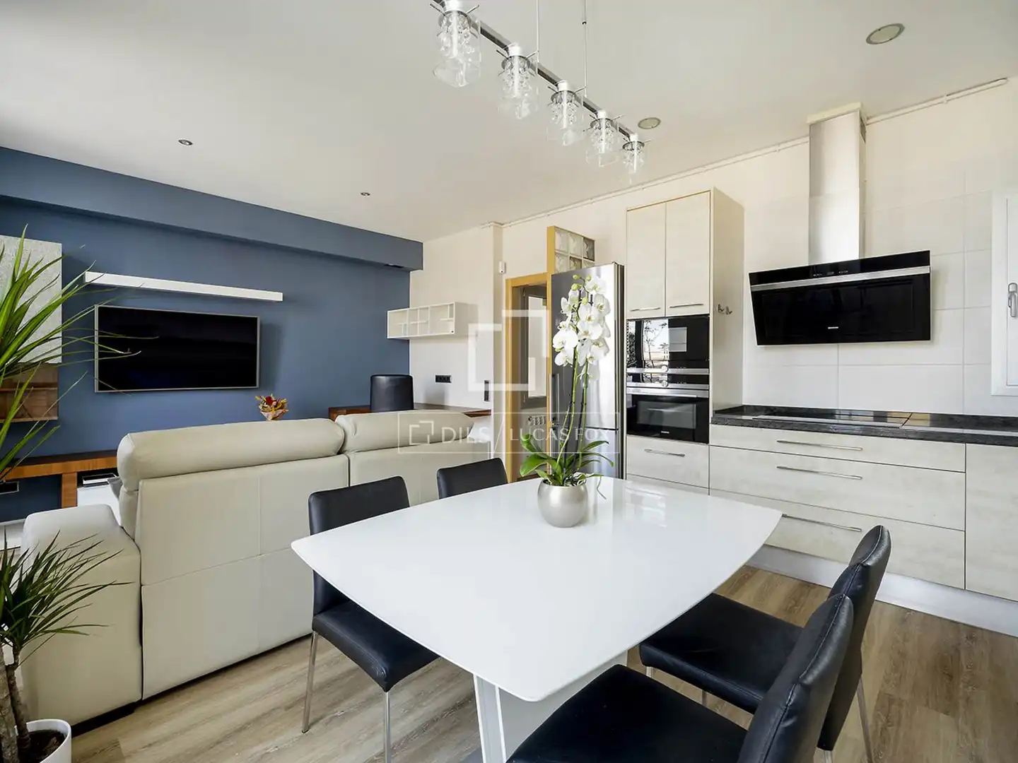 Wohnzimmer von Dachboden zum Verkauf in Barcelona mit Heizung, Terrasse und Möbliert