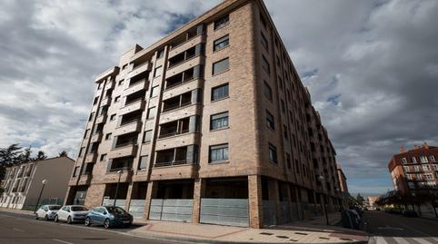 Photo 2 of Garage to rent in Calle San Martín de la Bodega, 1, Fuentecillas - S7 - S8, Burgos