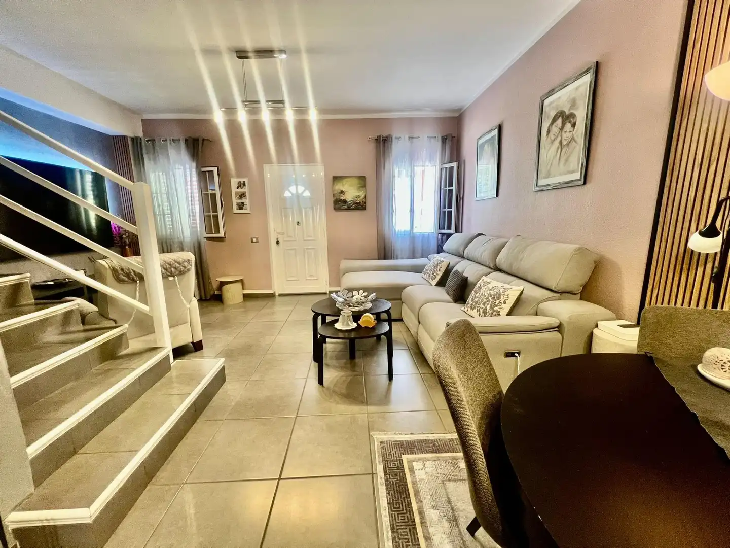 Wohnzimmer von Einfamilien-Reihenhaus zum Verkauf in San Bartolomé de Tirajana mit Klimaanlage, Terrasse und Abstellraum
