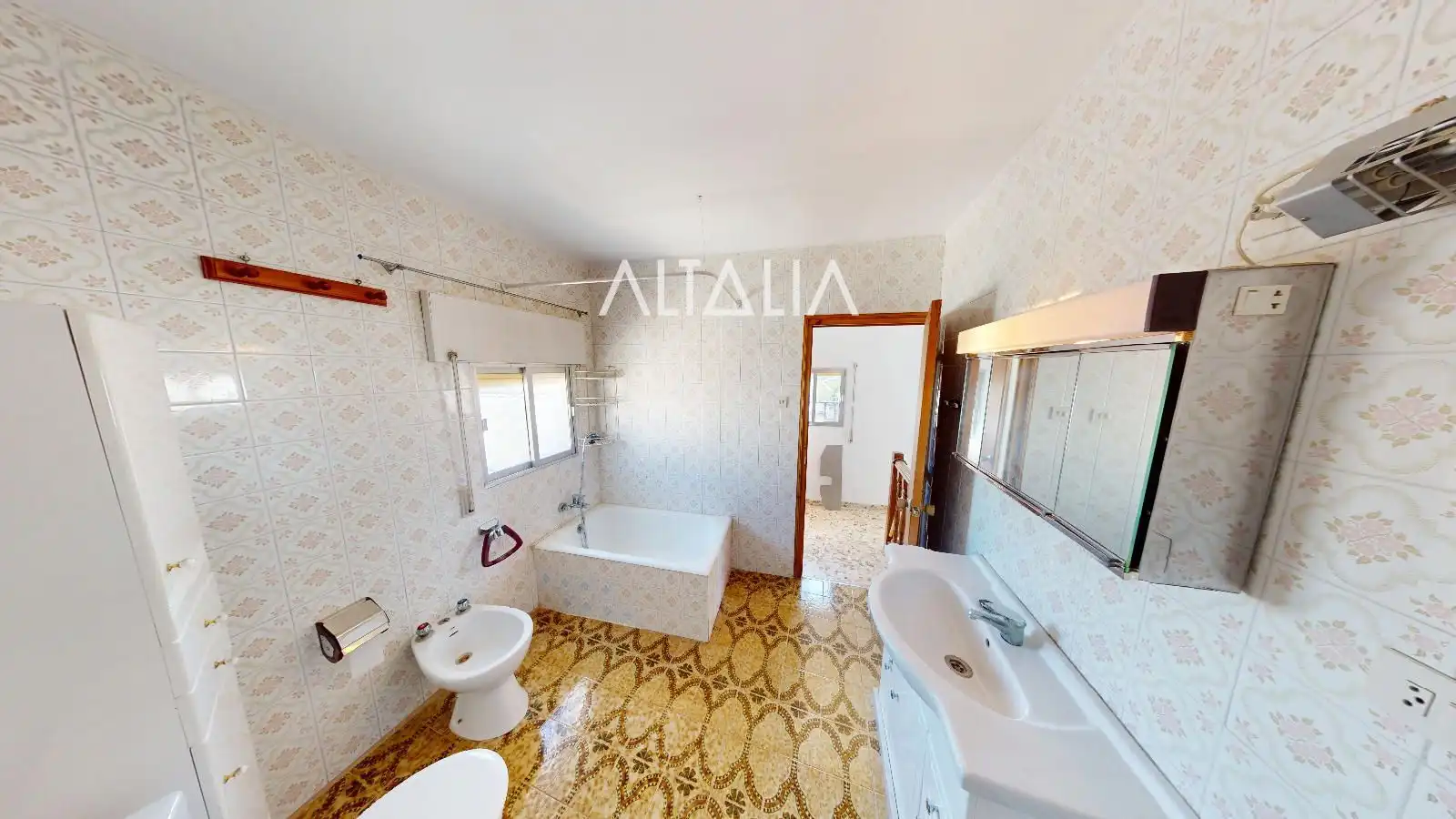 Bathroom of Houses for sale in Cardenete  with Storage room