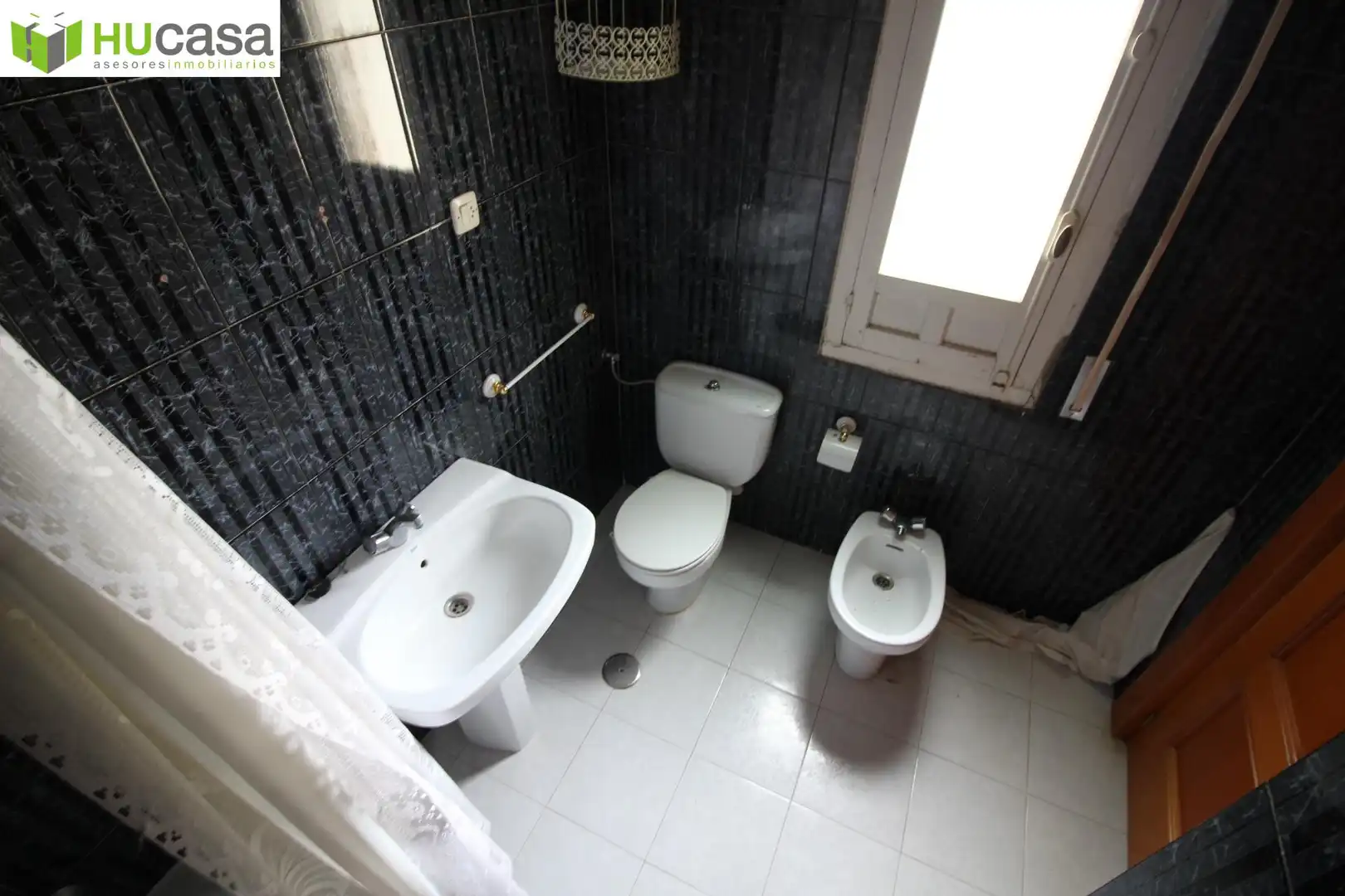 Badezimmer von Haus oder Chalet zum Verkauf in Olías del Rey mit Heizung, Privatgarten und Terrasse