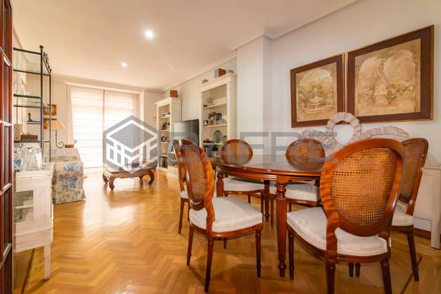 Piso en Venta en Adelfas