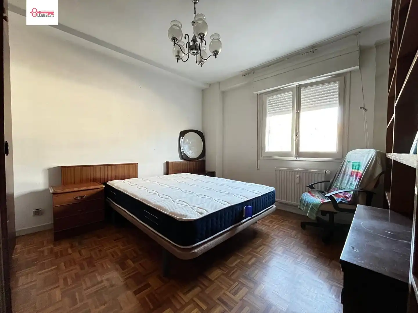 Bedroom of Flat for sale in Burgos  with Heating, Parquet flooring and Terrace