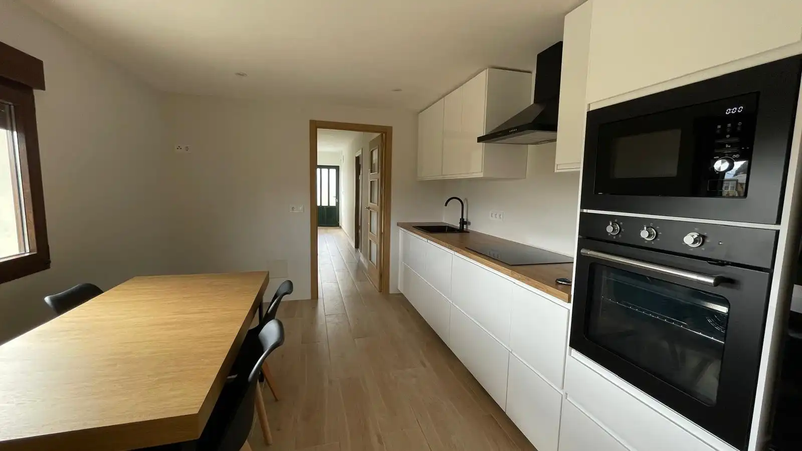 Cuina de Casa o xalet en venda en Ferrol amb Jardí privat, Parquet i Traster