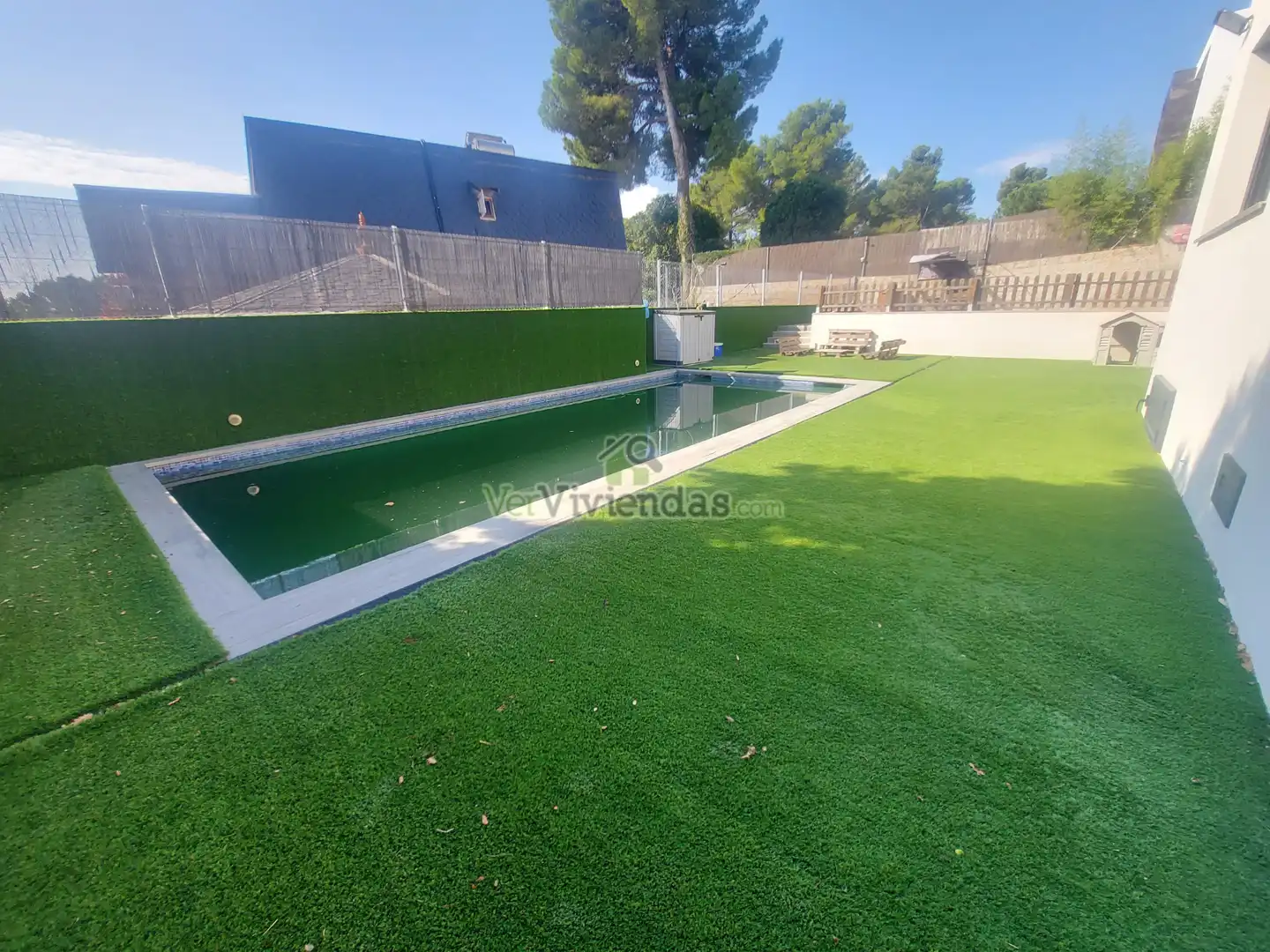 Schwimmbecken von Haus oder Chalet zum Verkauf in Pallejà mit Klimaanlage, Heizung und Privatgarten