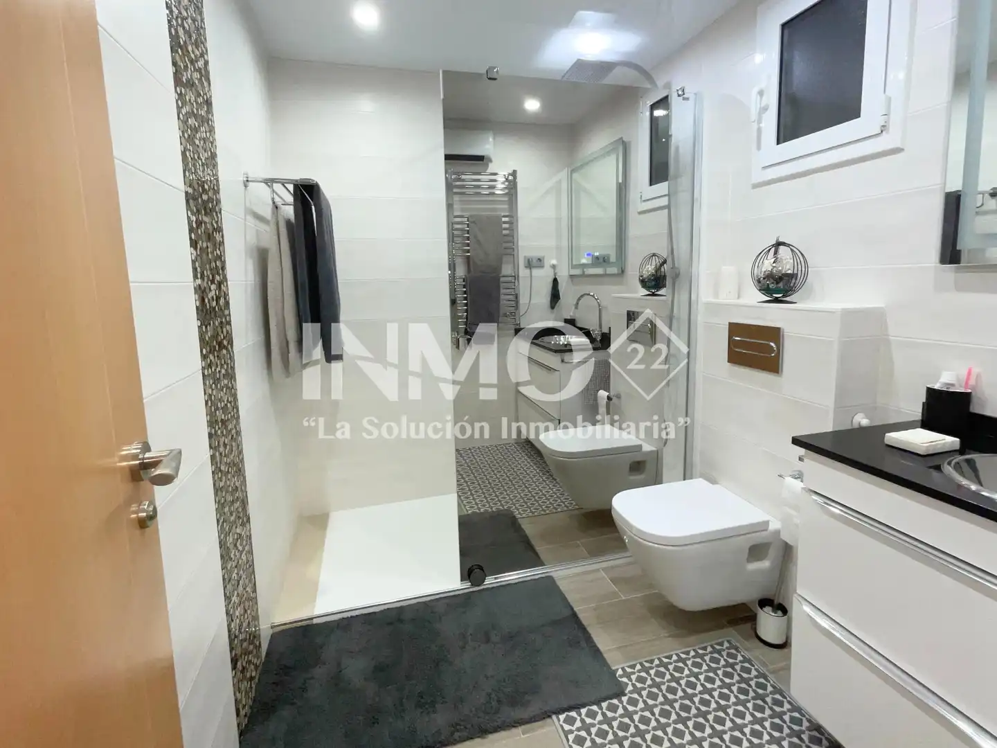 Baño de Apartamento en venta en Salou con Aire acondicionado, Terraza y Amueblado