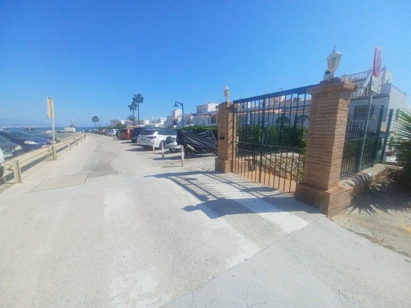 Casa adosada de alquiler en Chullera