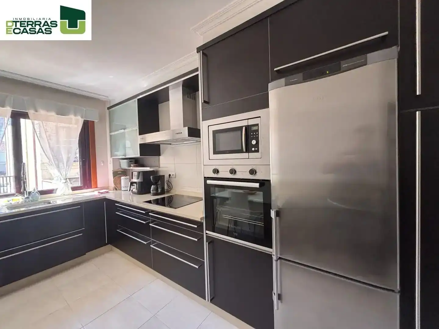 Cocina de Piso en venta en O Grove   con Aire acondicionado, Terraza y Trastero