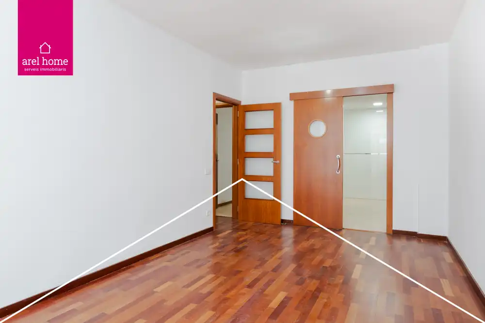 Habitación de Piso en venta en Esplugues de Llobregat con Calefacción, Parquet y Balcón