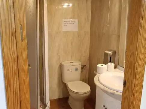 Baño de Local en venta en Albacete con Aire acondicionado, Calefacción y Amueblado