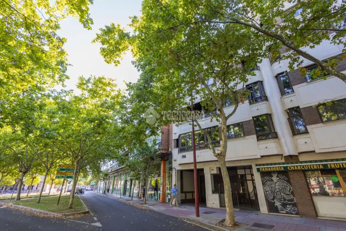 Vista exterior de Pis en venda en Cuatro de Marzo
