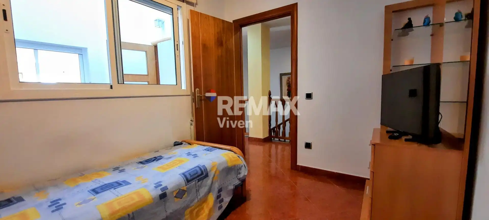 Schlafzimmer von Einfamilien-Reihenhaus zum Verkauf in Sant Pere de Ribes mit Klimaanlage und Heizung