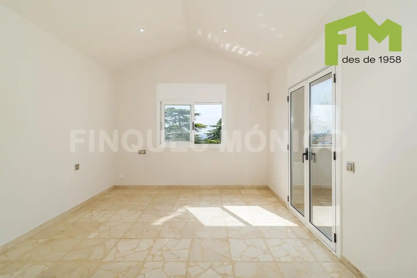 Sala de estar de Casa o chalet en venta en El Masnou con Calefacción, Jardín privado y Terraza