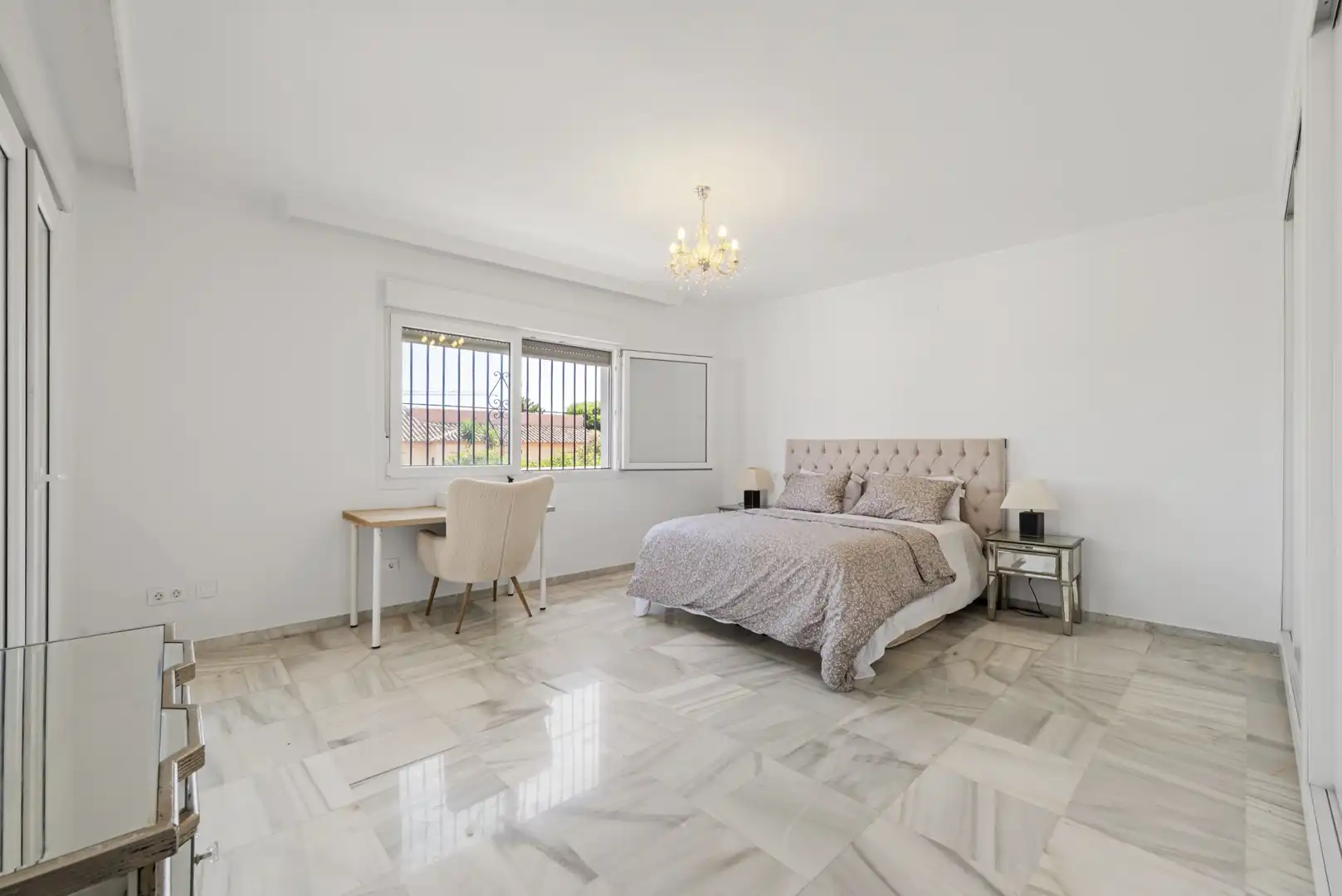 Bedroom of Houses for sale in Mijas  with Air Conditioner, Private garden and Terrace