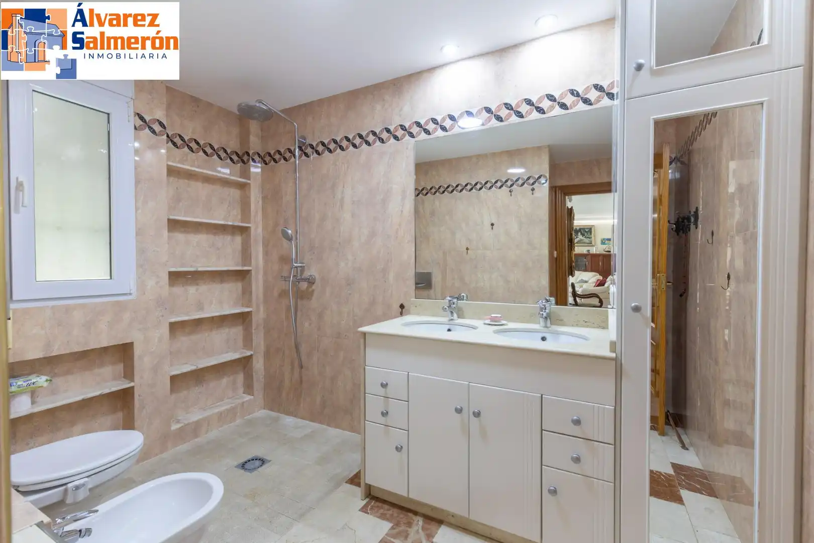 House with pool for sale in Avenida MONTEVIVE, imagen 23
