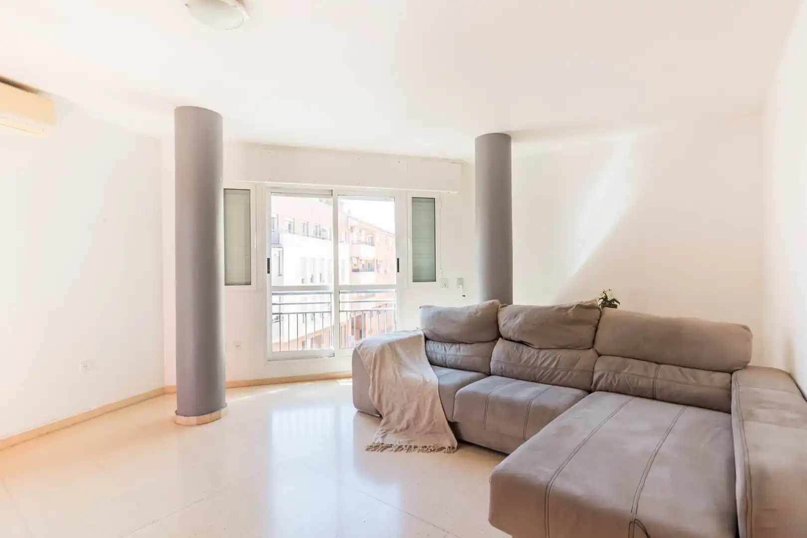 Flat with terrace for sale in Norte