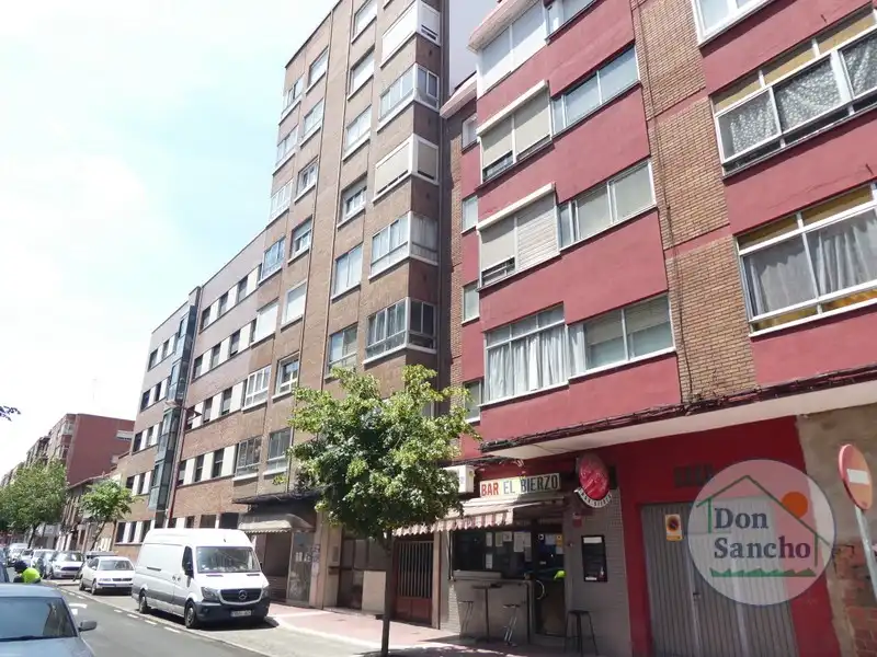 Vista exterior de Garaje en venta en Valladolid