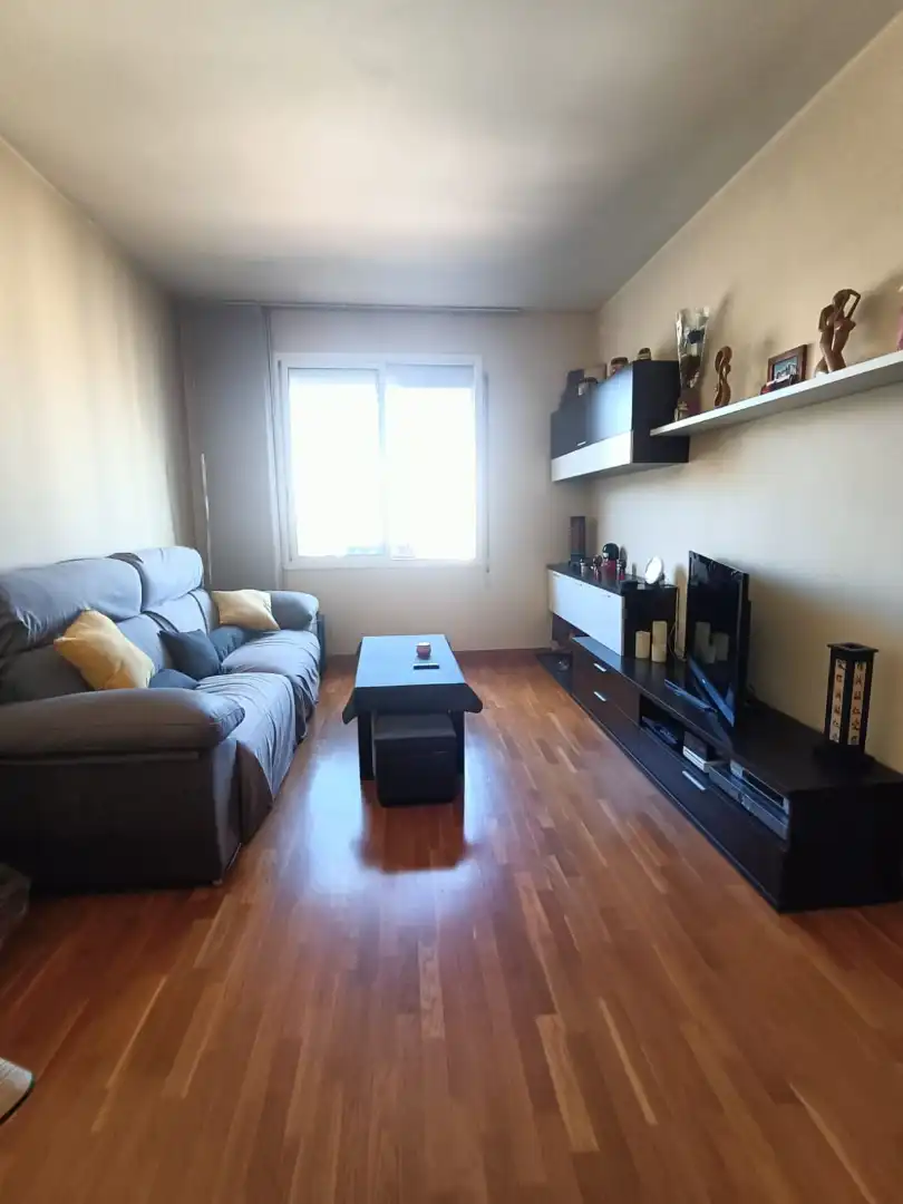 Piso con ascensor en venta en Carrer de Lepant, imagen 3