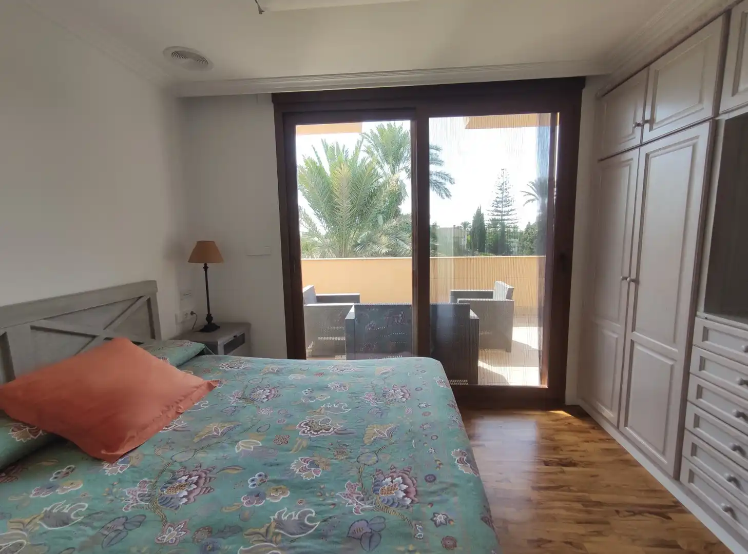 Dormitori de Casa o xalet en venda en Elche / Elx amb Aire condicionat, Calefacció i Jardí privat