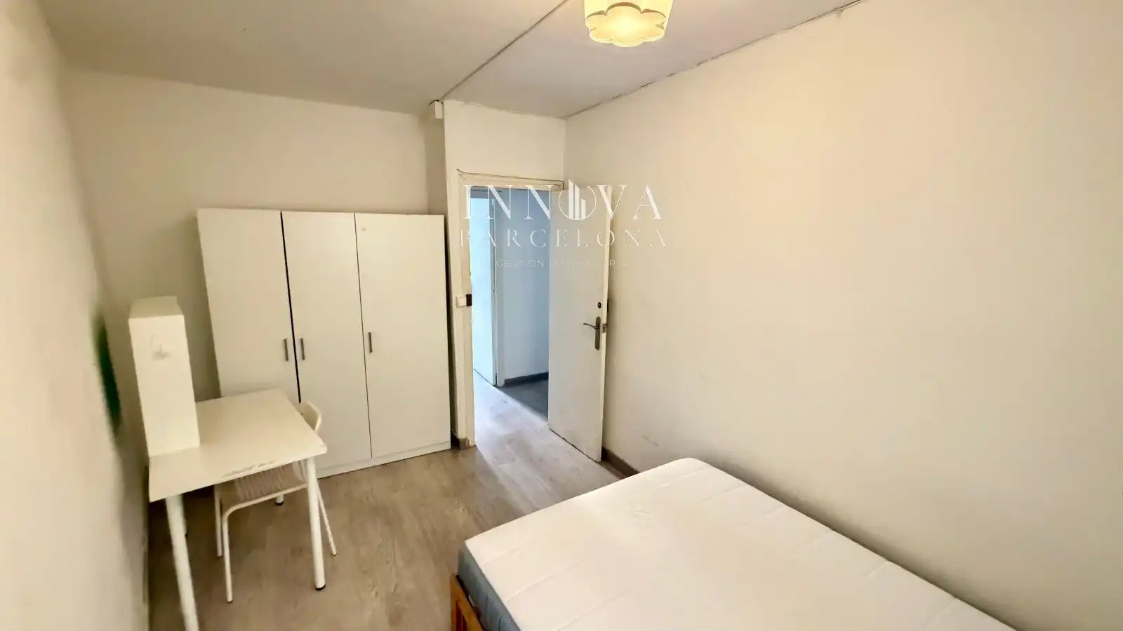 Bedroom of Flat for sale in Ciutat Vella
