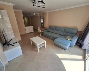 Sala d'estar de Apartament de lloguer en Torrevieja amb Aire condicionat, Terrassa i Balcó