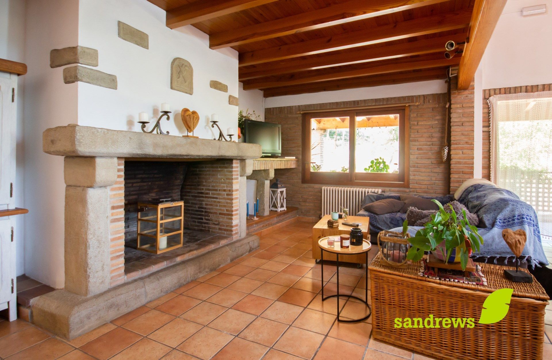 Wohnzimmer von Country house zum verkauf in Porqueres mit Klimaanlage, Heizung und Privatgarten