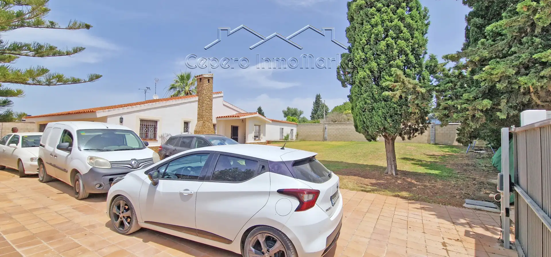 Vista exterior de Casa o xalet en venda en El Puerto de Santa María amb Aire condicionat, Jardí privat i Piscina
