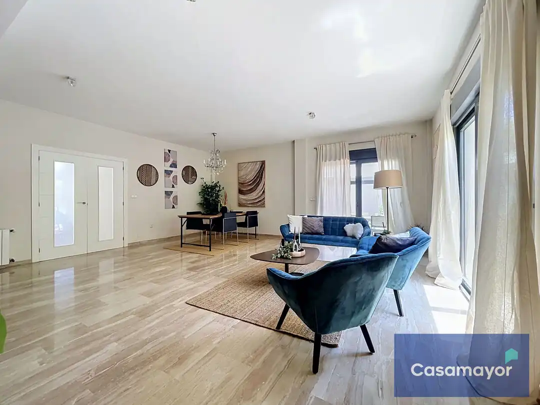 Sala d'estar de Casa o xalet en venda en Alicante / Alacant amb Aire condicionat, Calefacció i Jardí privat