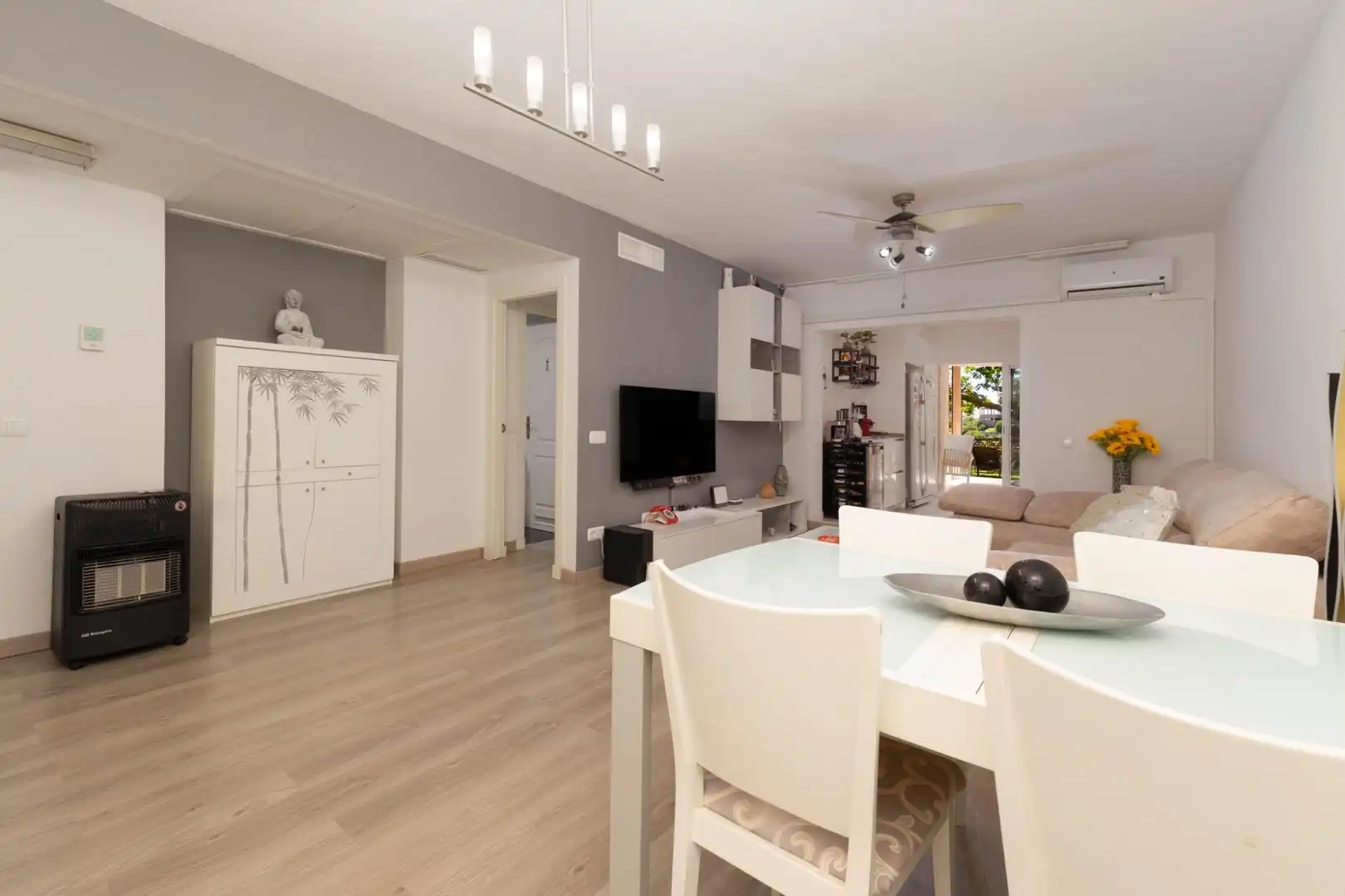 Bajo con piscina en venta en Elviria - Cabopino, imagen 4