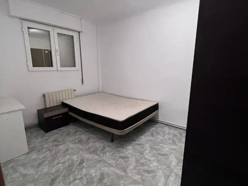 Habitación de Piso de alquiler en Lleida con Calefacción, Amueblado y Lavadora