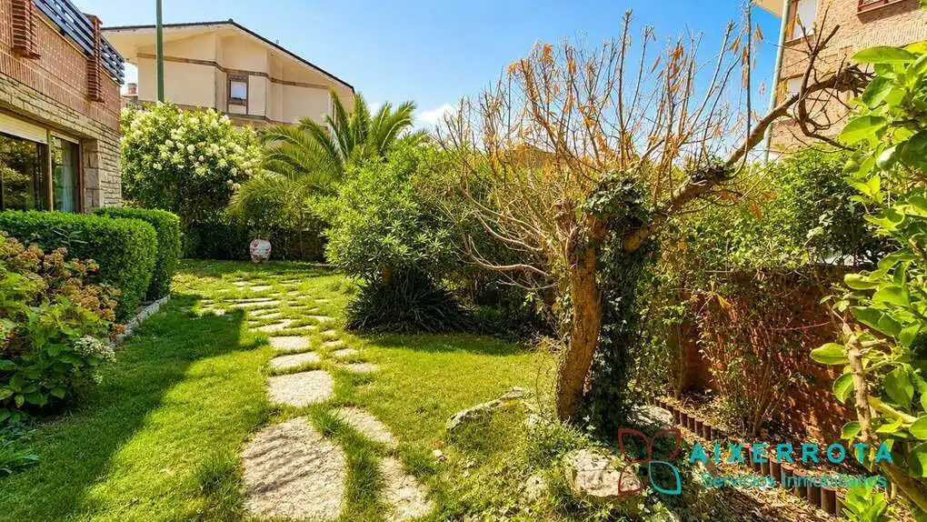 Jardín de Dúplex en venta en Getxo  con Calefacción, Jardín privado y Terraza