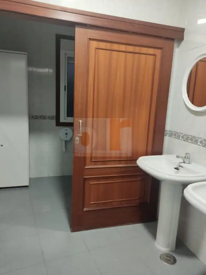 Business premises to rent in Coiro, imagen 12