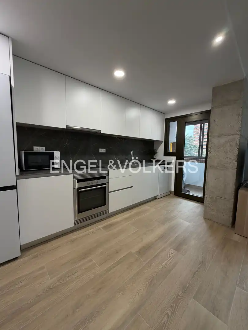 Cocina de Piso de alquiler en Valencia con Aire acondicionado, Calefacción y Balcón