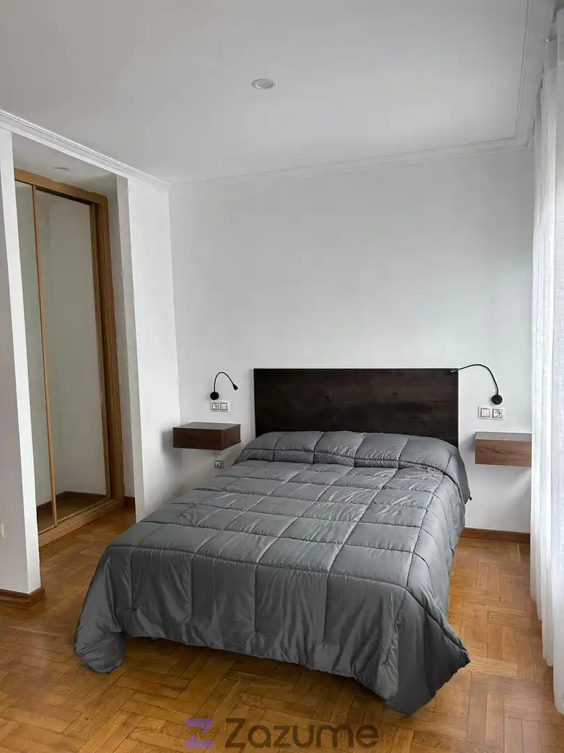Schlafzimmer von Wohnung zur Miete in Llanes mit Heizung, Parkett und Terrasse