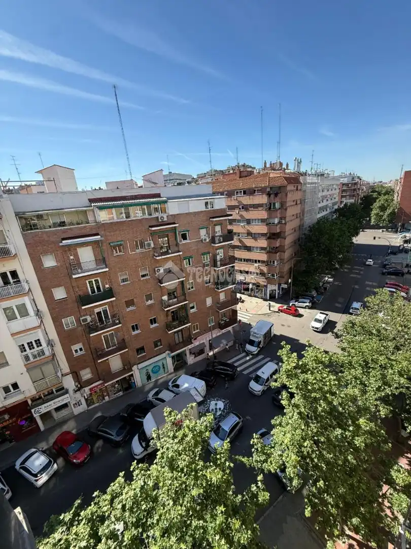 Vista exterior de Pis en venda en Madrid amb Aire condicionat i Calefacció
