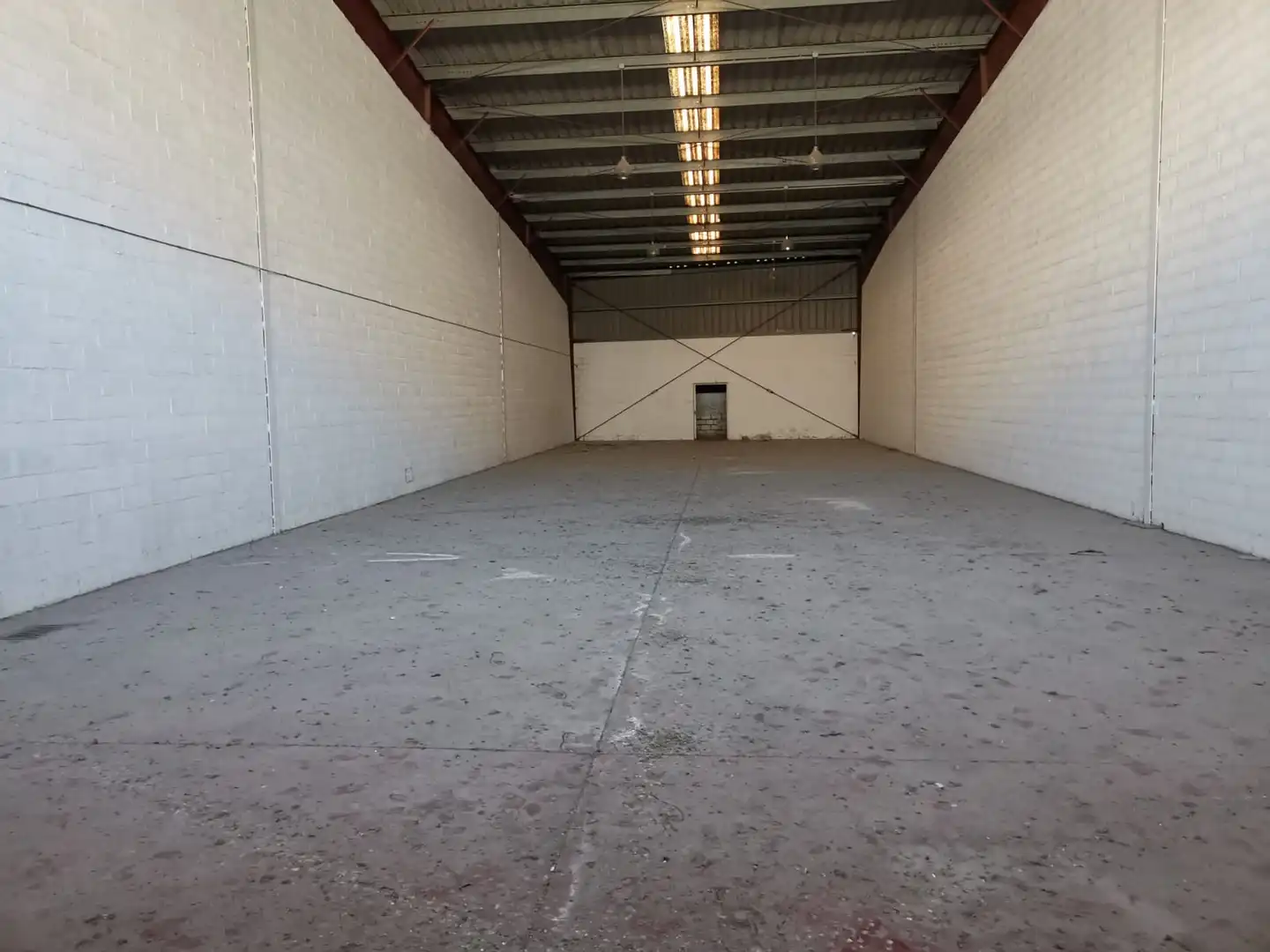 Nave industrial de alquiler en Valencina de la Concepción con Calefacción