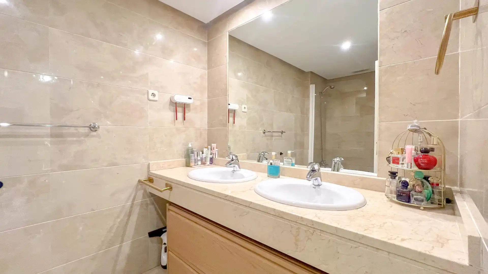 Bany de Apartament en venda en Marbella amb Terrassa i Piscina comunitària