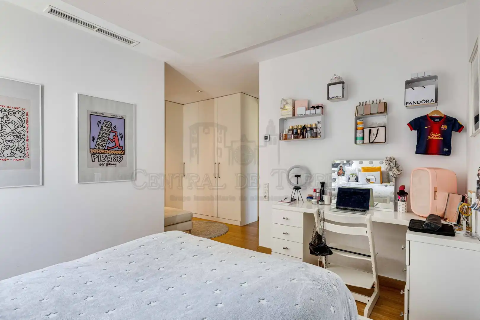 Dormitori de Casa o xalet en venda en Sant Cugat del Vallès amb Aire condicionat, Calefacció i Jardí privat